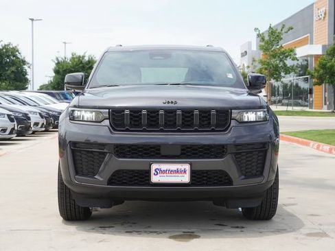 New 2026 Jeep Grand Cherokee Altitude AWD/4WD image 2