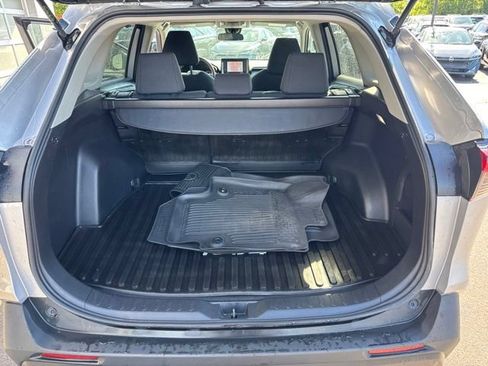 Used 2022 Toyota RAV4 LE AWD/4WD image 20