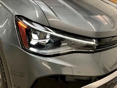 New 2026 Volkswagen Taos SE image 32