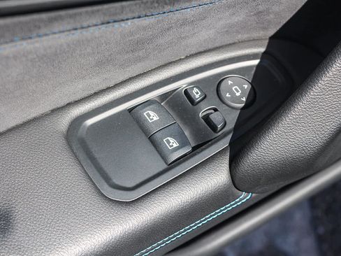 Used 2024 BMW Z4 M40i w/ Premium Package image 25