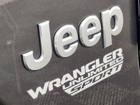 Used 2019 Jeep Wrangler Unlimited Sport S AWD/4WD image 11