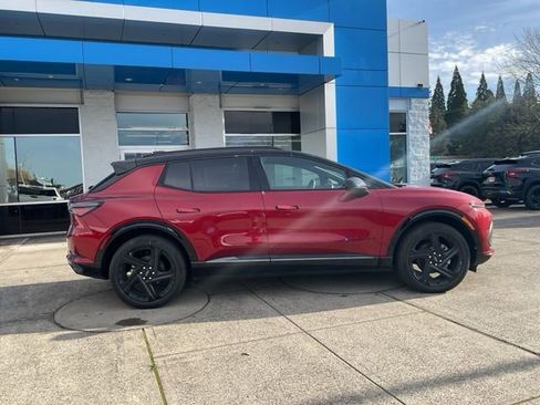 New 2026 Chevrolet Equinox EV RS image 8