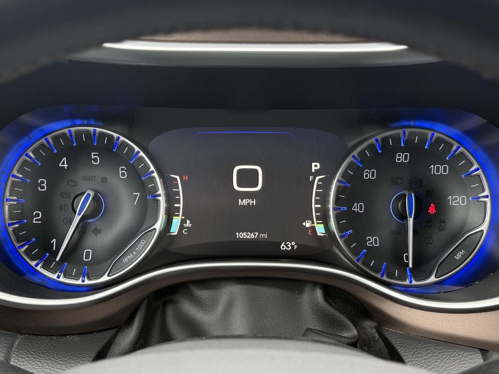 Used 2018 Chrysler Pacifica Touring-L Plus FWD image 36