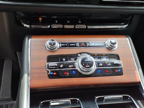 Used 2023 Lincoln Aviator Reserve w/ Equipment Group 201A AWD/4WD image 23