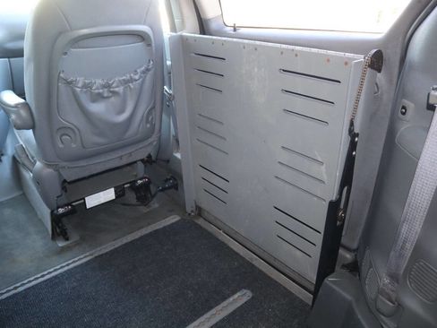 Used 2006 Dodge Grand Caravan SE w/ Popular Equipment Group I image 24