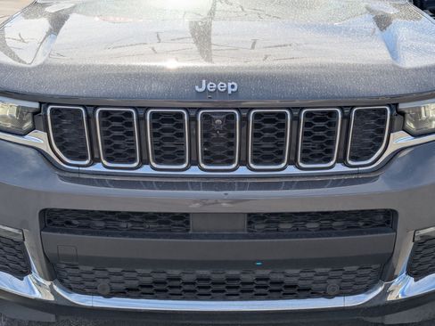 Used 2023 Jeep Grand Cherokee L Limited w/ Luxury Tech Group II AWD/4WD image 10
