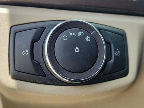 Used 2019 Ford Fusion SEL FWD image 17