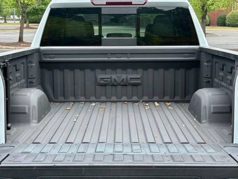 Used 2024 GMC Sierra 1500 SLT w/ SLT Premium Plus Package AWD/4WD image 17
