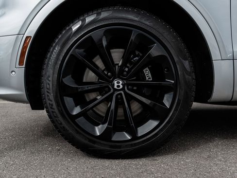 Certified 2023 Bentley Bentayga AWD/4WD image 6