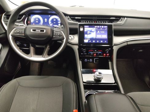 Used 2023 Jeep Grand Cherokee L Laredo image 22