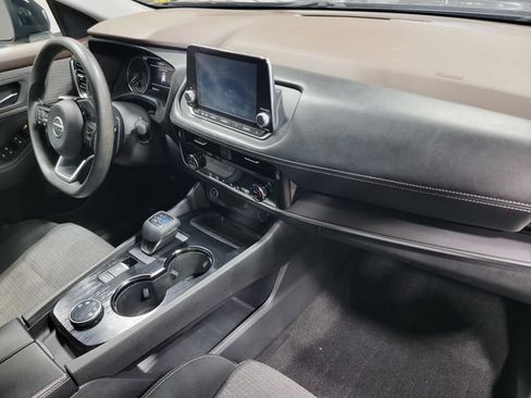 Used 2021 Nissan Rogue SV AWD/4WD image 17