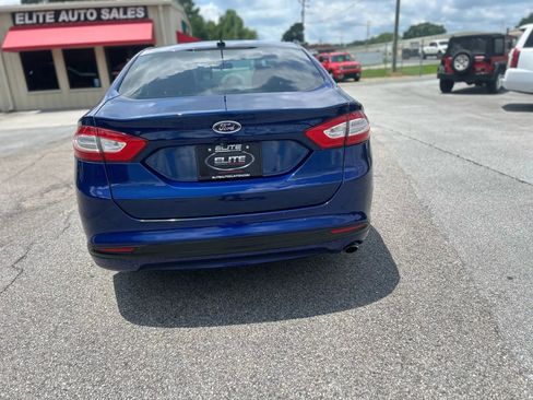 Used 2016 Ford Fusion SE image 9