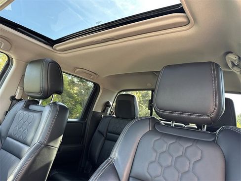 Certified 2024 Nissan Frontier SL w/ Technology Package image 32