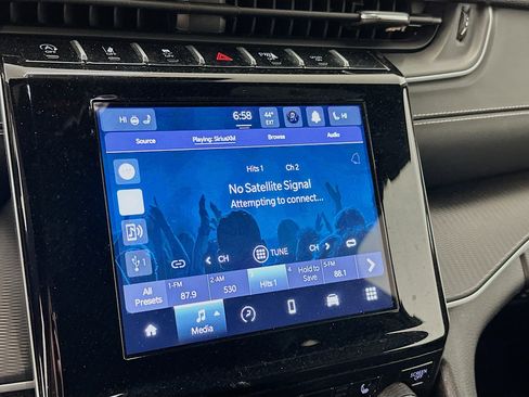 Used 2024 Jeep Grand Cherokee L Altitude image 21