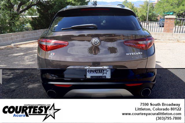 Used 2018 Alfa Romeo Stelvio Sport w/ Quick Order Package 22J Sport AWD/4WD image 5