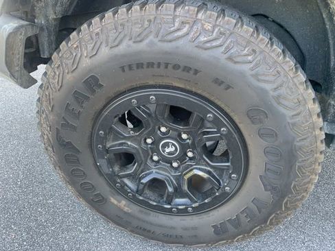 Used 2022 Ford Bronco Wildtrak image 7