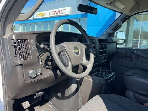 Used 2024 Chevrolet Express 2500 w/ Driver Convenience Package RWD image 20