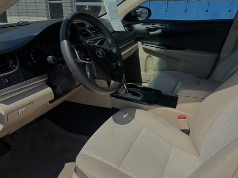 Used 2014 Toyota Camry LE image 3