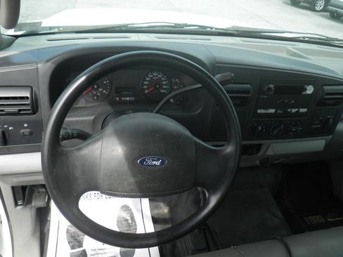 Used 2005 Ford F350 4x4 SuperCab DRW Super Duty image 16