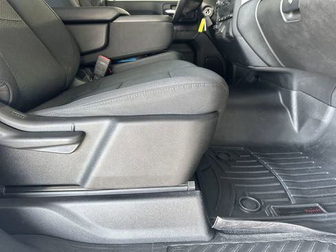 Used 2021 Chevrolet Silverado 2500 Custom w/ Custom Value Package image 37