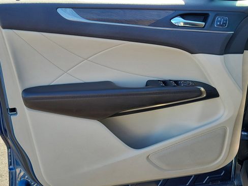 Used 2018 Lincoln MKC Reserve w/ Lincoln MKC Climate Package AWD/4WD image 13