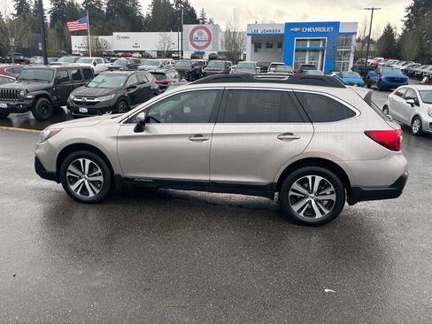 Used 2019 Subaru Outback 3.6R Limited w/ Popular Package #2 image 8