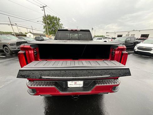 Used 2021 GMC Sierra 1500 AT4 w/ AT4 Premium Package AWD/4WD image 7