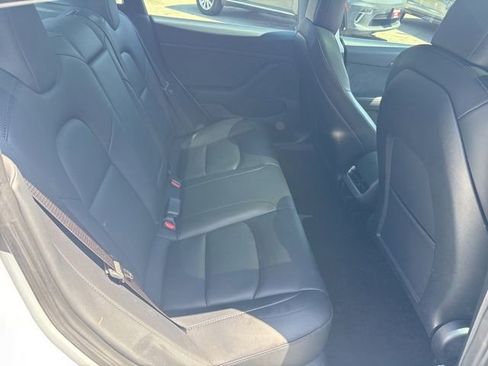 Used 2022 Tesla Model 3 Long Range AWD/4WD image 19