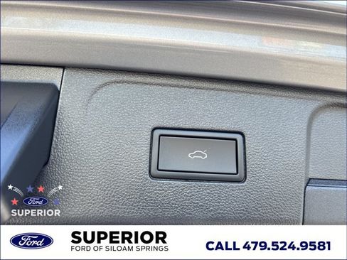 Used 2025 Volkswagen Atlas SEL AWD/4WD image 8