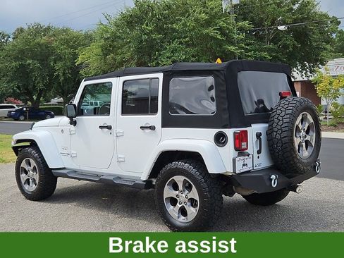 Used 2018 Jeep Wrangler Unlimited Sahara w/ Connectivity Group image 5