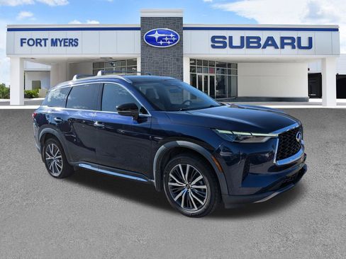 Used 2023 INFINITI QX60 Sensory w/ Cargo Package FWD image 2