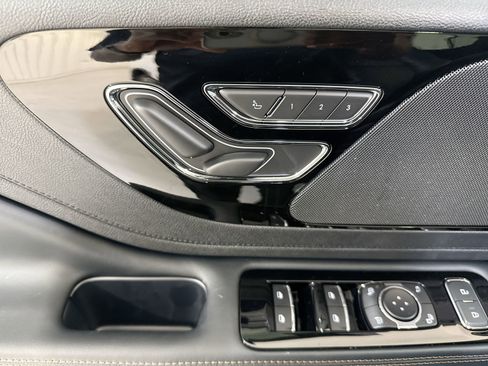 New 2025 Lincoln Aviator 2WD w/ Equipment Group 101A image 11