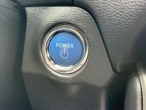 Used 2022 Toyota RAV4 SE AWD/4WD image 31