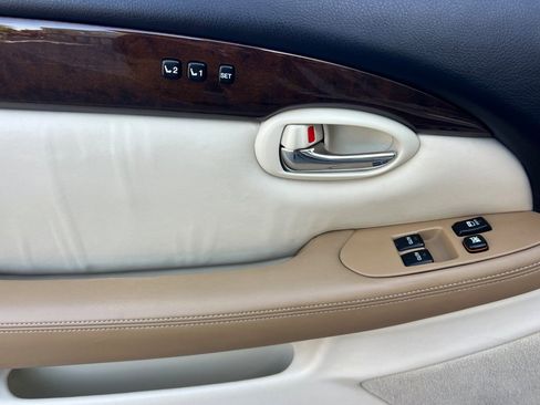 Used 2008 Lexus SC 430 Convertible RWD image 12