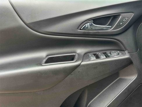 Used 2019 Chevrolet Equinox LT image 16
