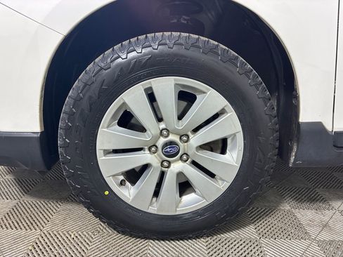 Used 2017 Subaru Outback 2.5i Premium image 6