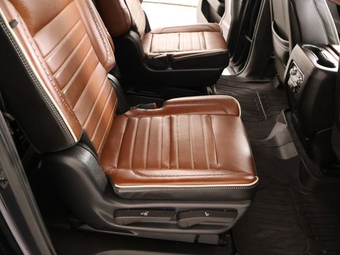 Used 2023 GMC Yukon XL Denali Ultimate AWD/4WD image 15
