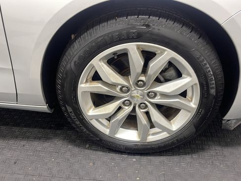 Used 2018 Chevrolet Impala LT FWD image 21