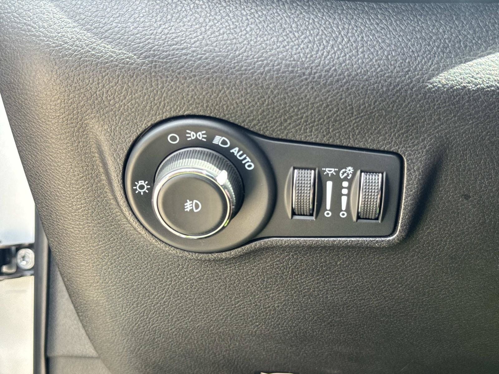 Used 2024 Jeep Compass Limited AWD/4WD image 20
