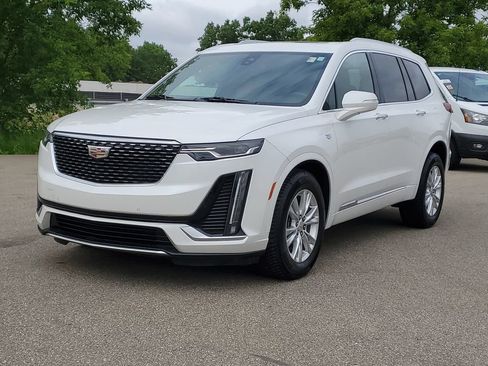 Used 2023 Cadillac XT6 Luxury AWD/4WD image 2