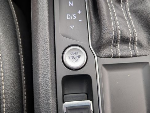 Used 2022 Volkswagen Atlas SE image 32