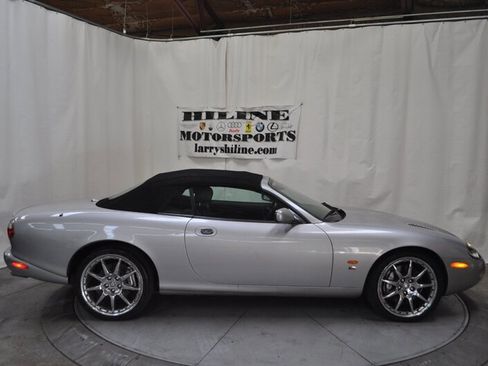 Used 2004 Jaguar XKR Convertible image 10