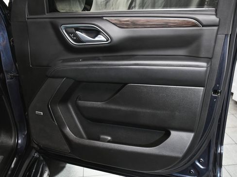 Used 2022 Chevrolet Tahoe LT w/ Luxury Package image 14