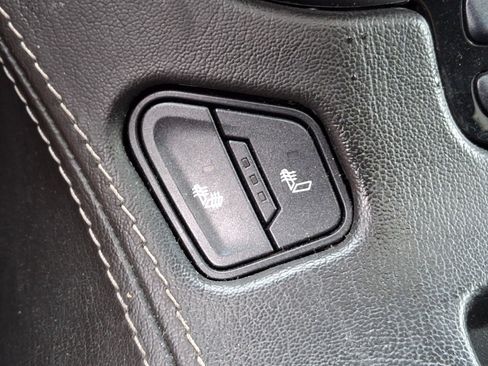 Used 2018 Chevrolet Suburban LT AWD/4WD image 28
