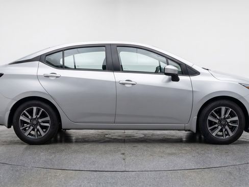 Used 2025 Nissan Versa SV FWD image 11