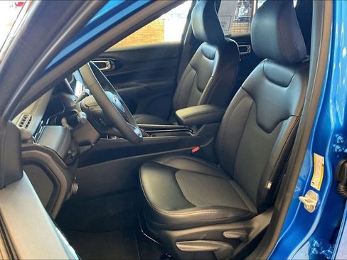 New 2026 Jeep Compass Latitude image 9