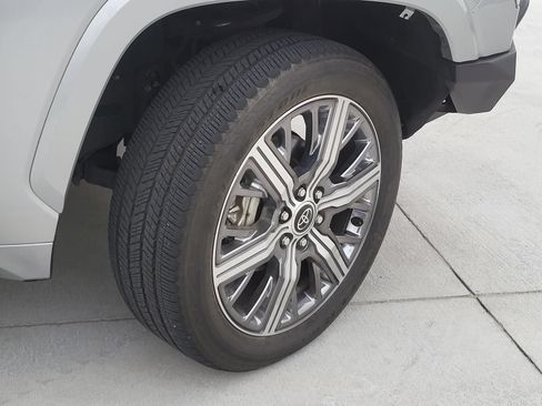 Used 2023 Toyota Tundra Capstone AWD/4WD image 9