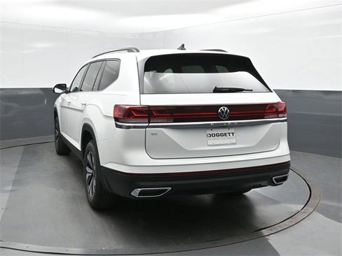 New 2026 Volkswagen Atlas SE image 8