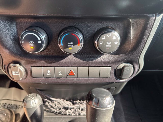 Used 2015 Jeep Wrangler Unlimited Sport AWD/4WD image 17