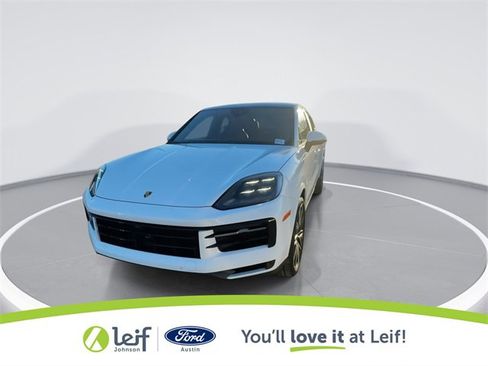 Used 2024 Porsche Cayenne Coupe image 4